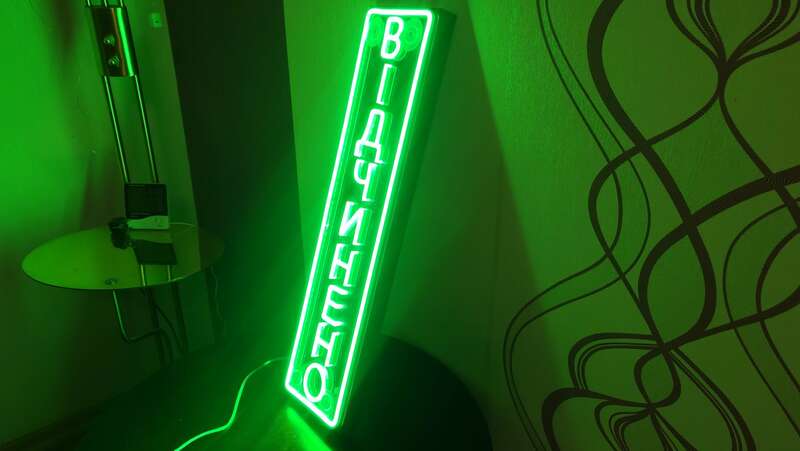 Вертикальна неонова вивіска «ВІДЧИНЕНО» 15×60 см з LED неону