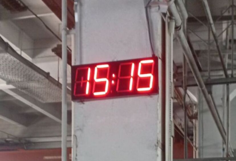 Неоновий годинник. Вуличний годинник на стіну